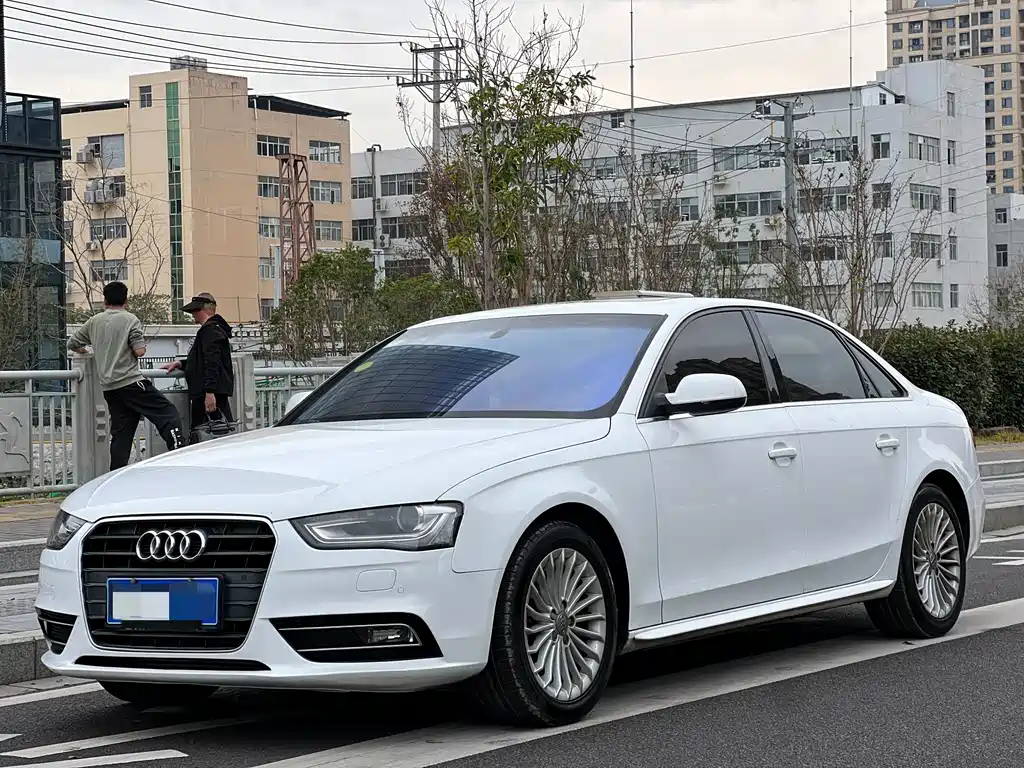 Audi A4L 2015