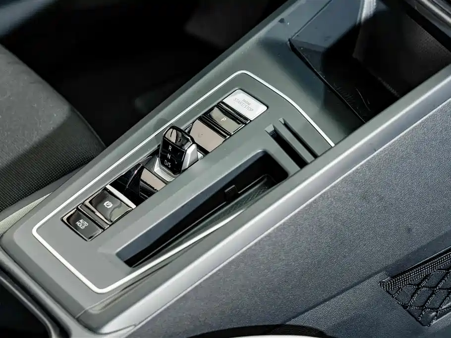Volkswagen Golf — миниатюра 18