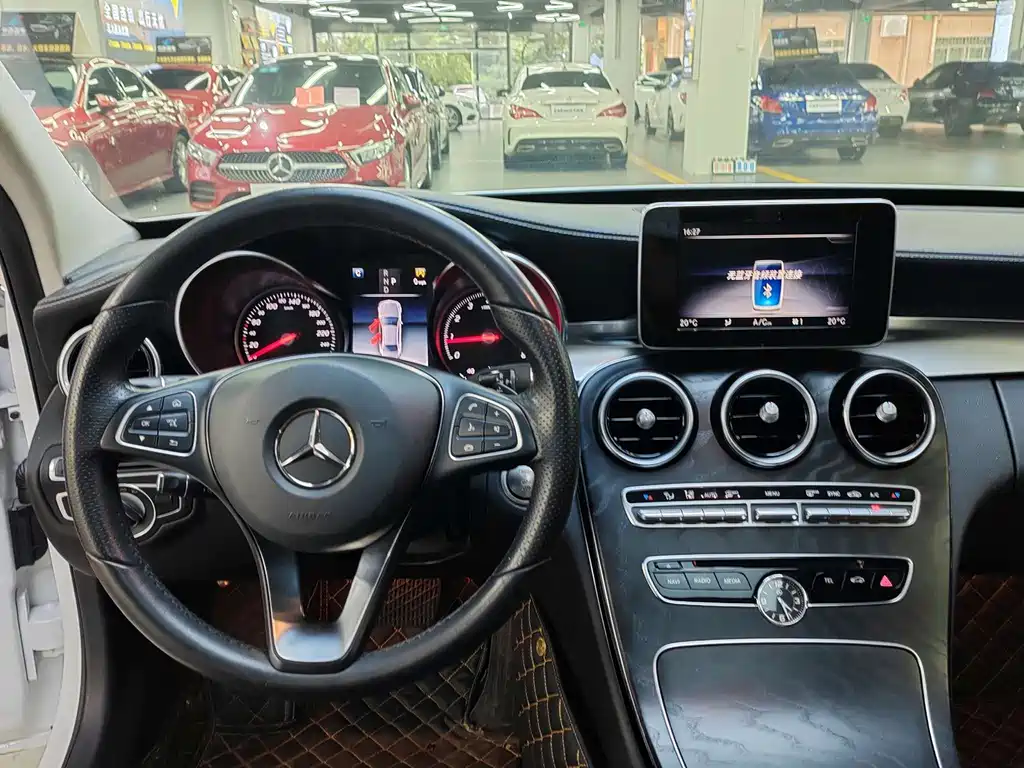 Mercedes-Benz C-Class — миниатюра 11