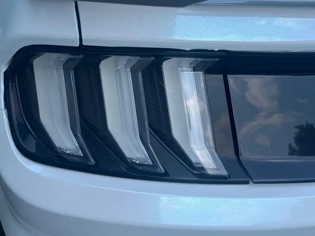 Ford Mustang — миниатюра 6
