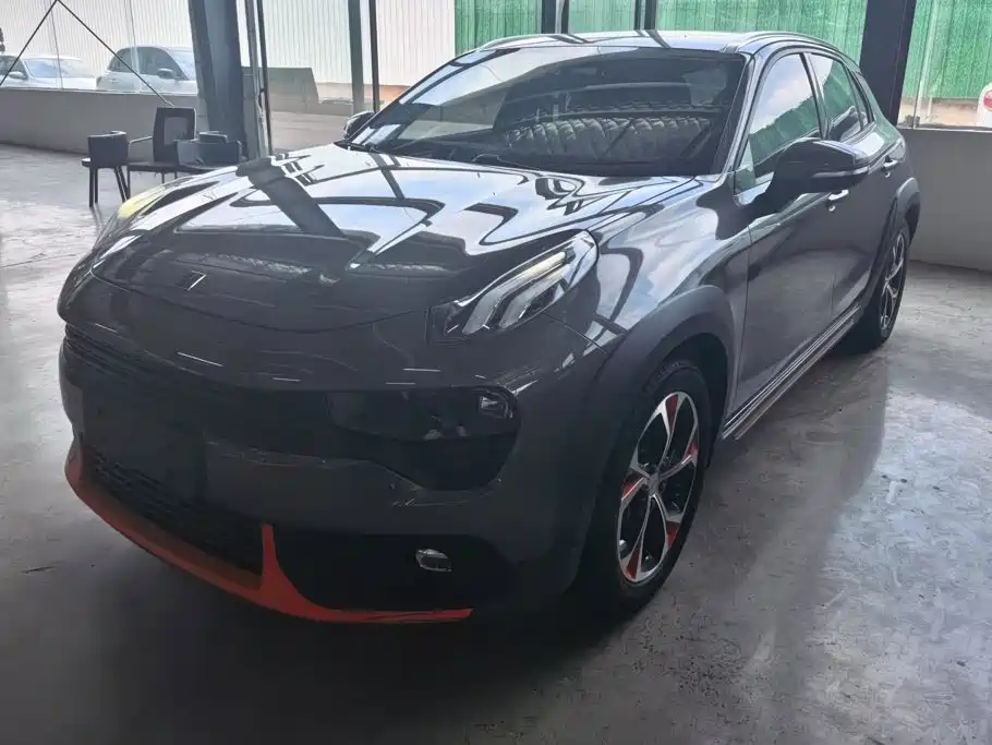 Lynk & Co 02