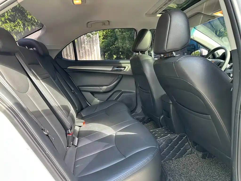 Roewe 360 — миниатюра 14