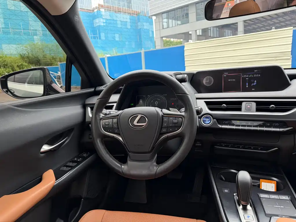 Lexus UX New Energy — миниатюра 7