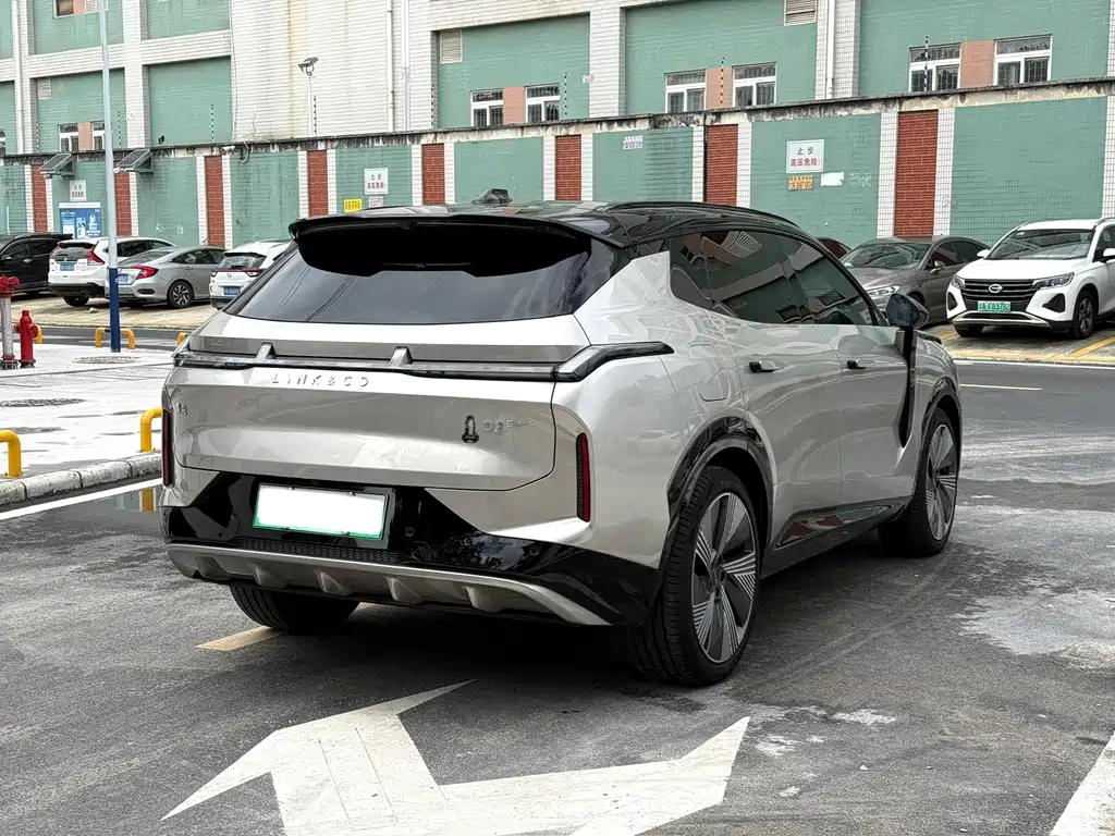 Lynk & Co 08 EM-P — миниатюра 4
