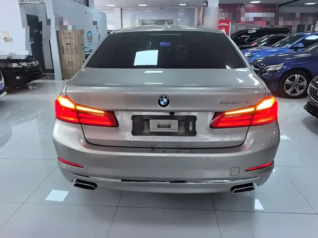 BMW 5 Series — миниатюра 6