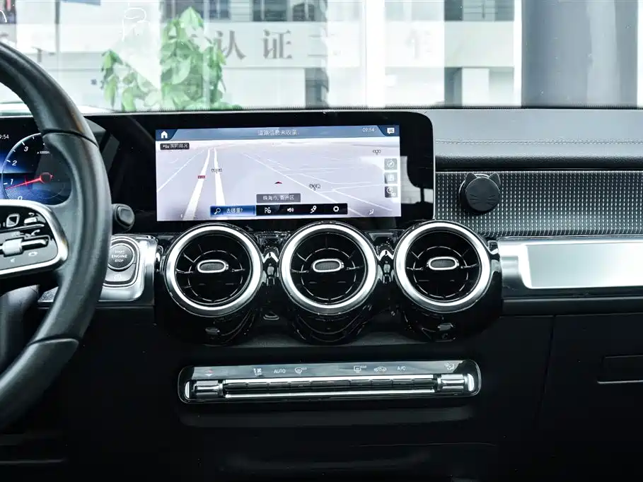 Mercedes-Benz GLB — миниатюра 13