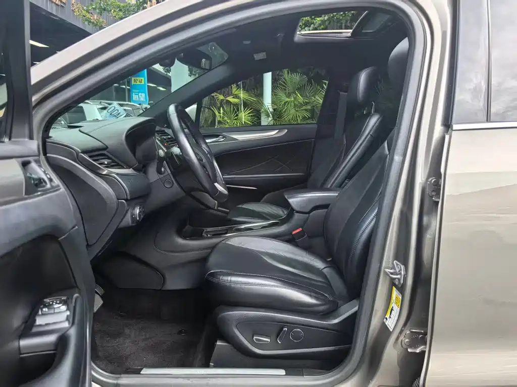 Lincoln MKC — миниатюра 16