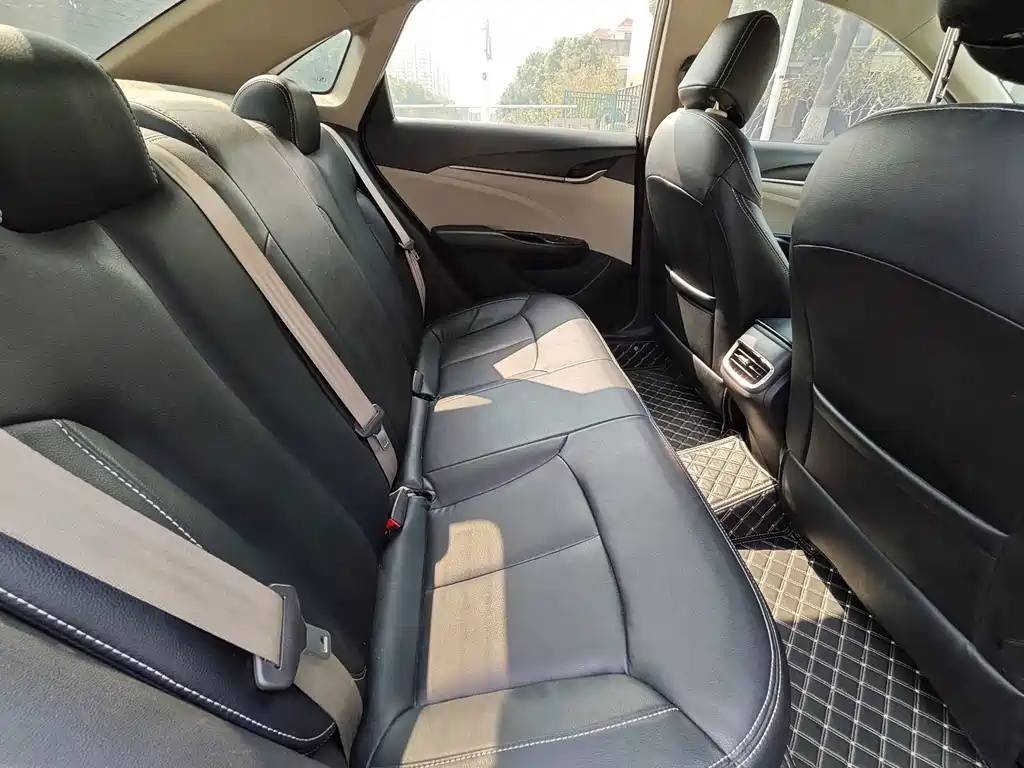 Buick Excelle — миниатюра 10