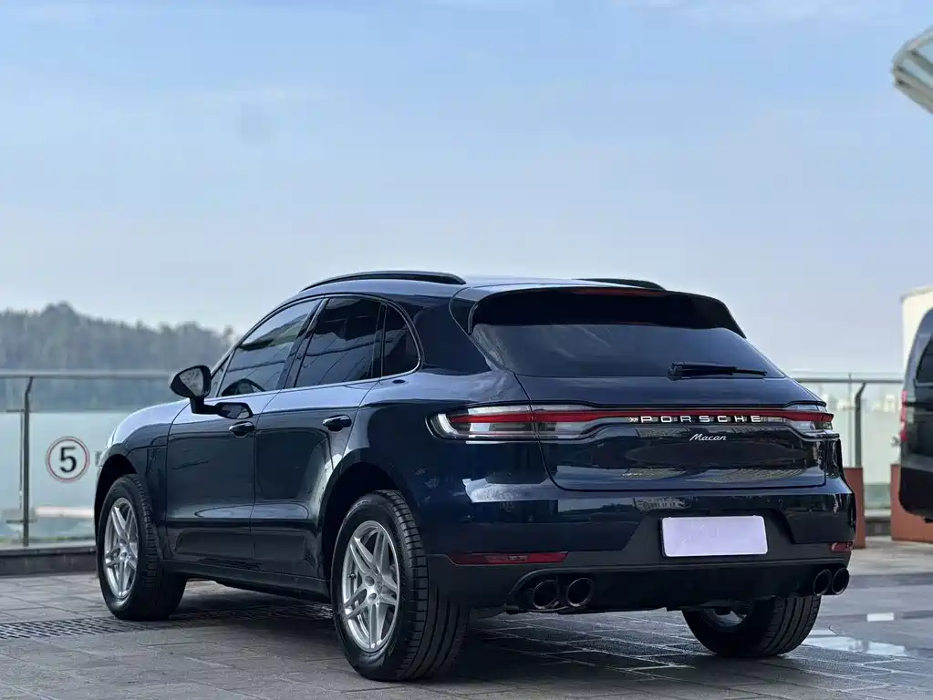 Porsche Macan — миниатюра 6