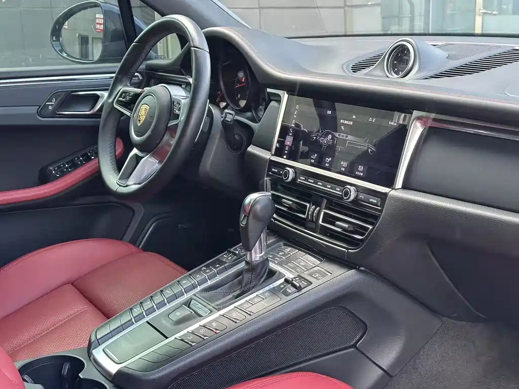 Porsche Macan — миниатюра 11