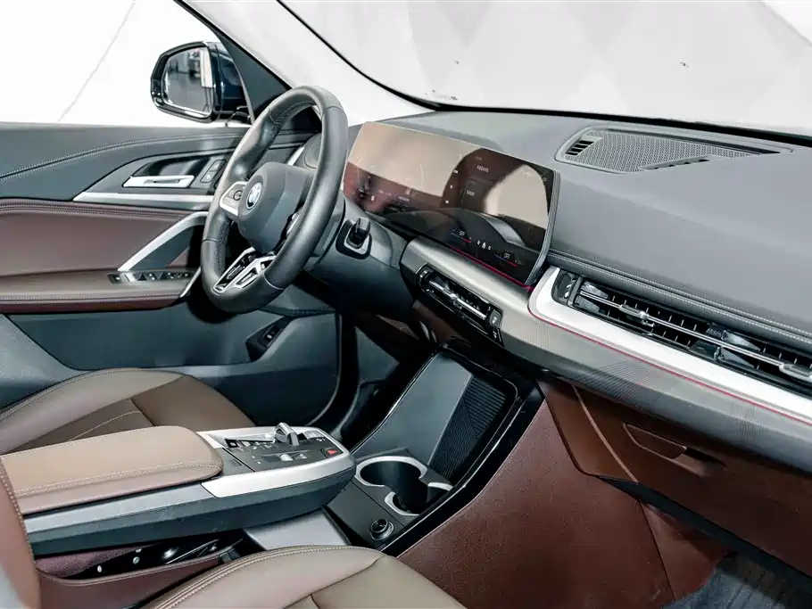 BMW iX1 — миниатюра 16