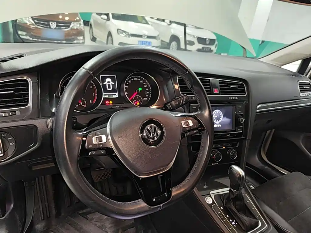 Volkswagen Golf — миниатюра 10