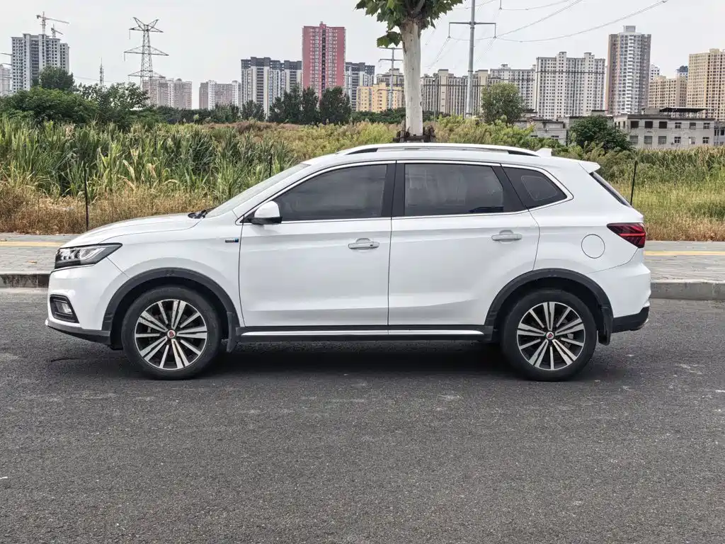 Roewe RX5 — миниатюра 7