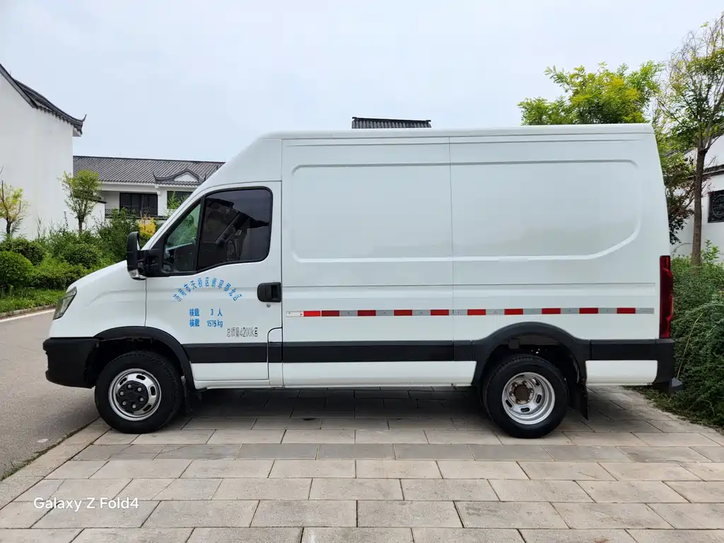 IVECO Ousheng — миниатюра 5