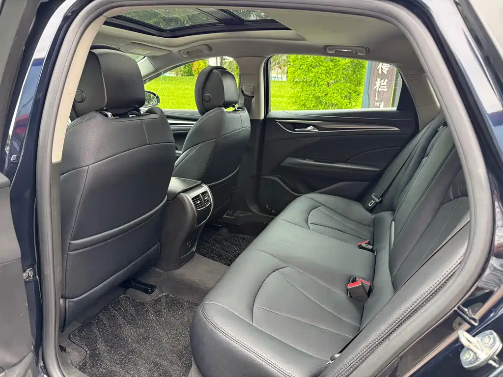 Buick LaCrosse — миниатюра 10
