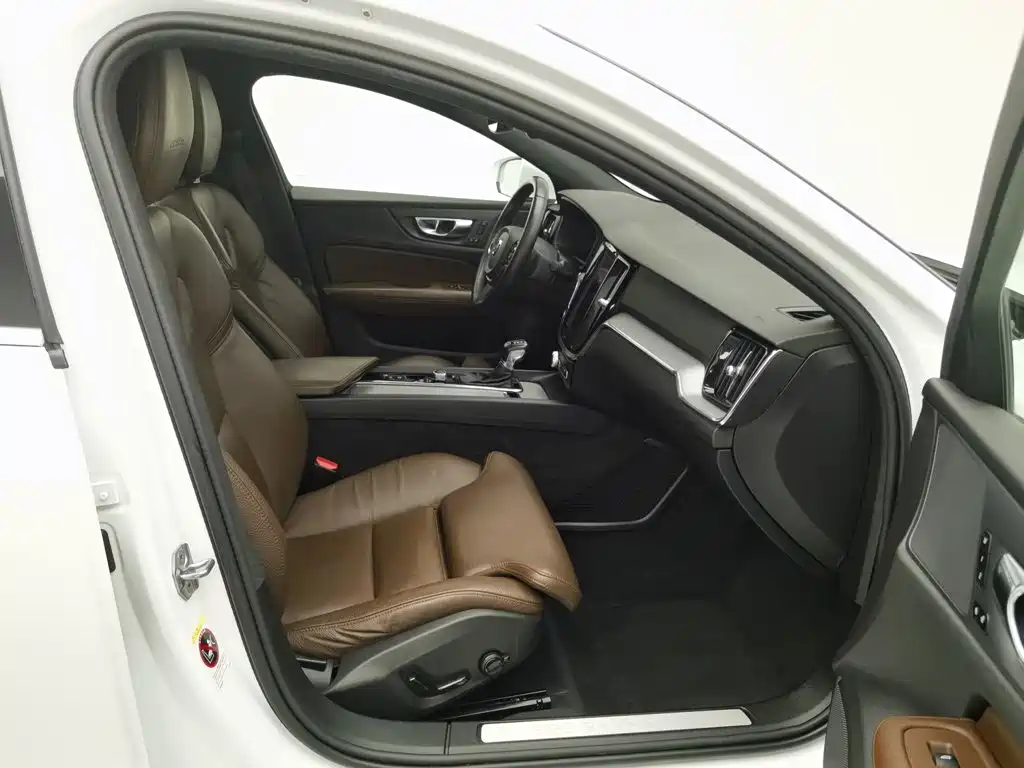 Volvo S60 — миниатюра 23