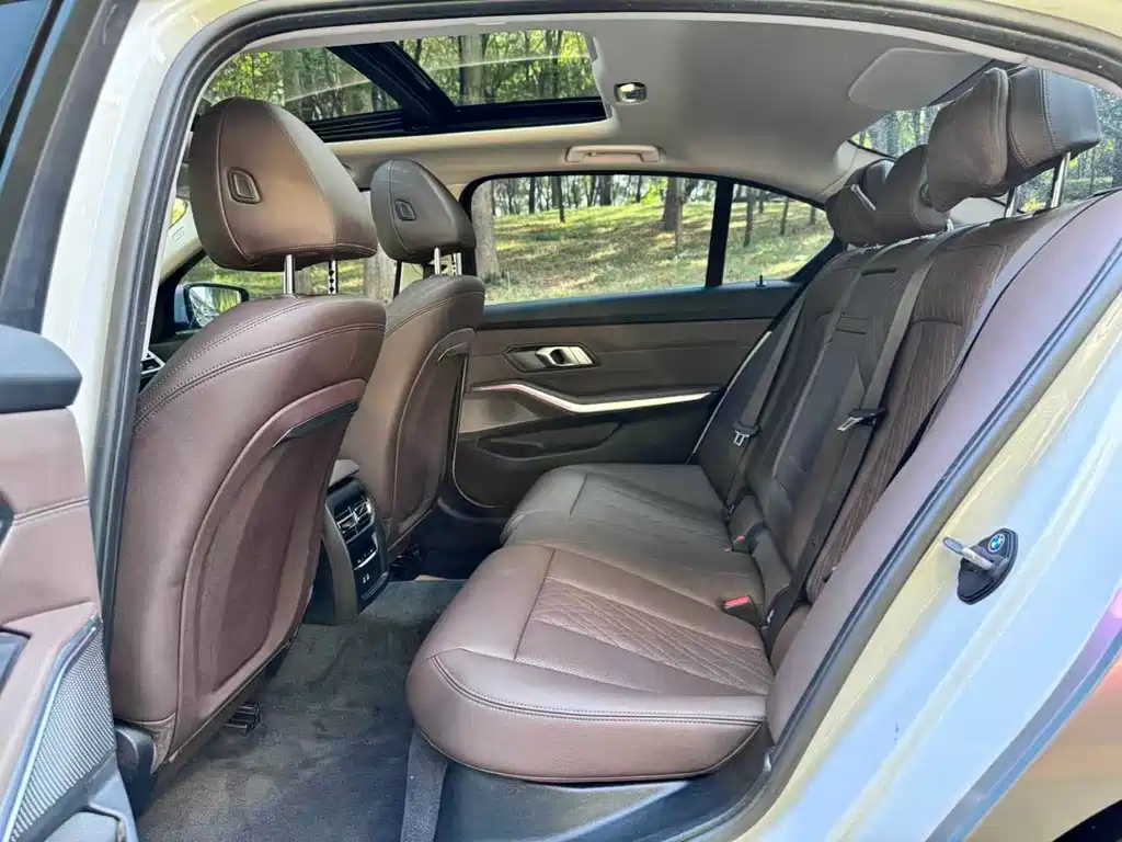 BMW 3 Series — миниатюра 11