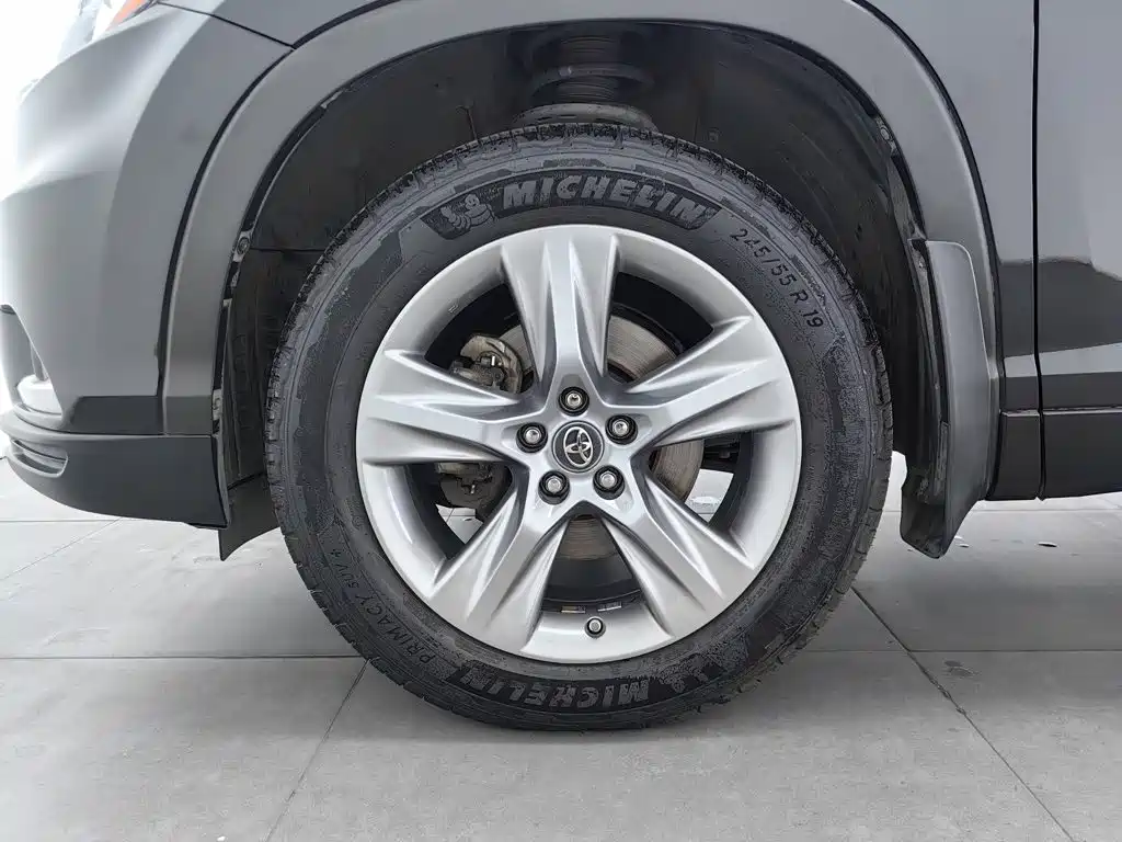 Toyota Highlander — миниатюра 17