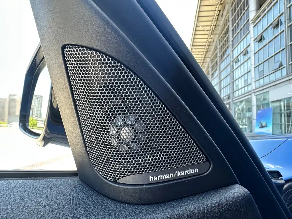 BMW 3 Series — миниатюра 11