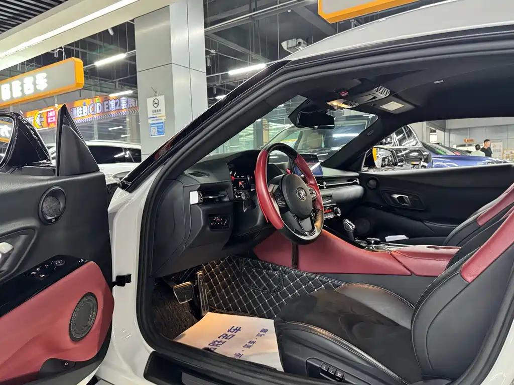 Toyota Supra — миниатюра 7