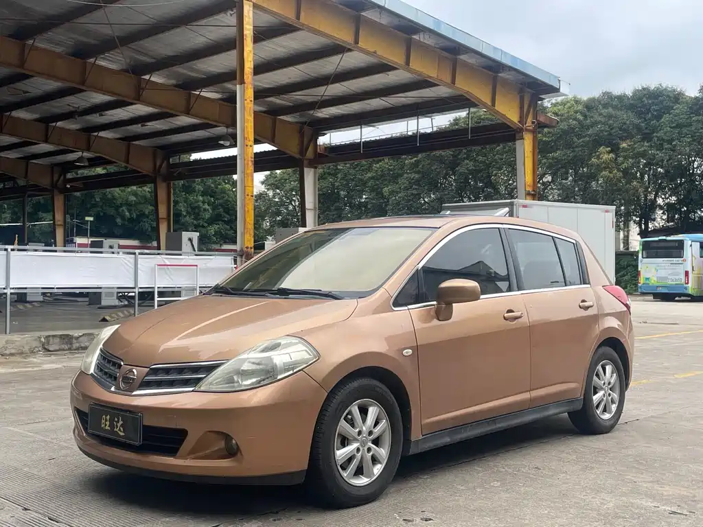 Nissan Tiida 2010