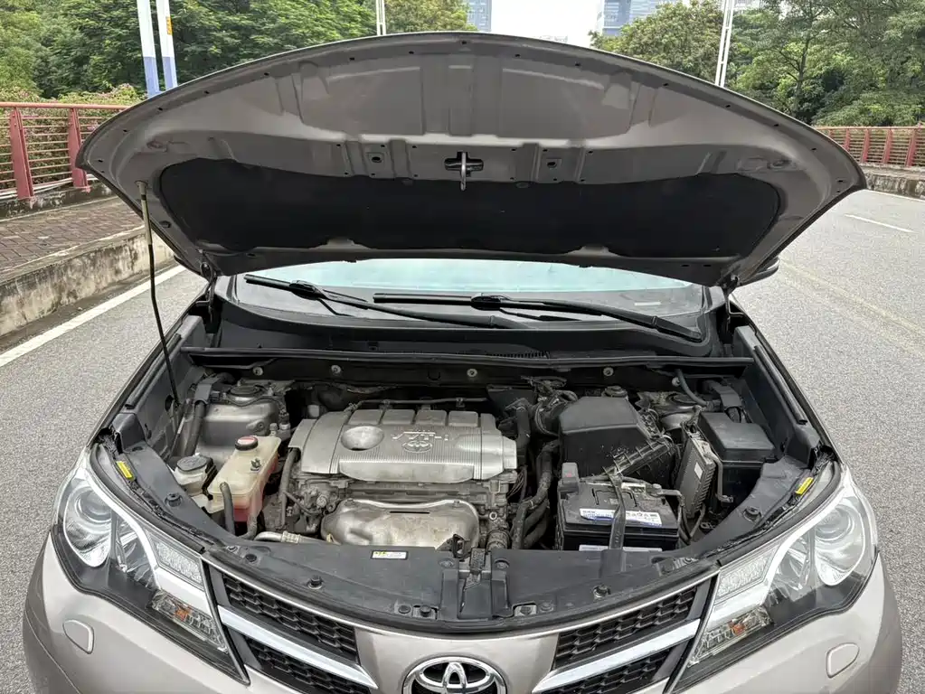 Toyota RAV4 — миниатюра 16