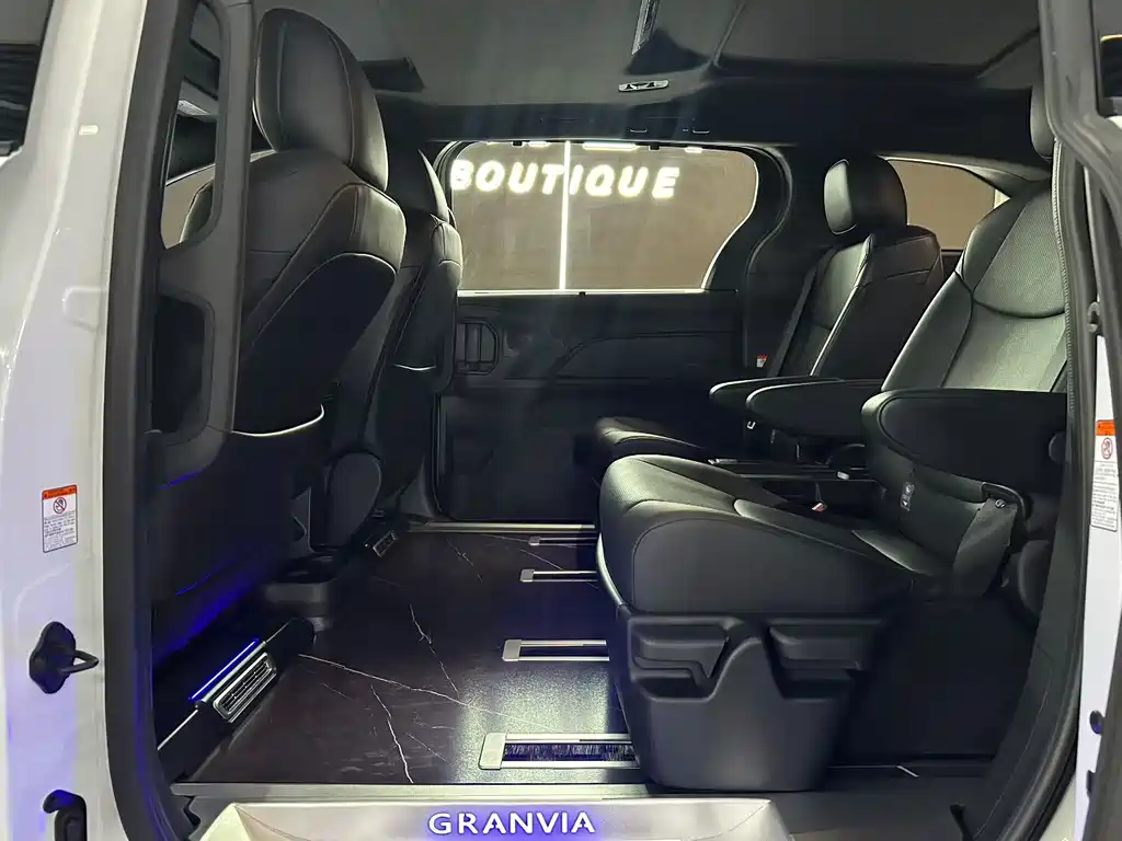 Toyota Granvia 2024 2.5L Luxury PLUS