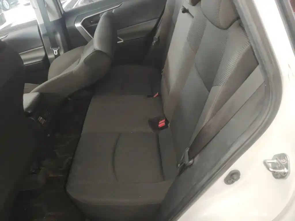 Toyota RAV4 — миниатюра 17