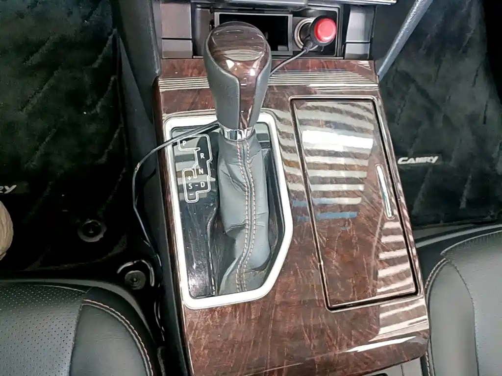 Toyota Camry — миниатюра 14