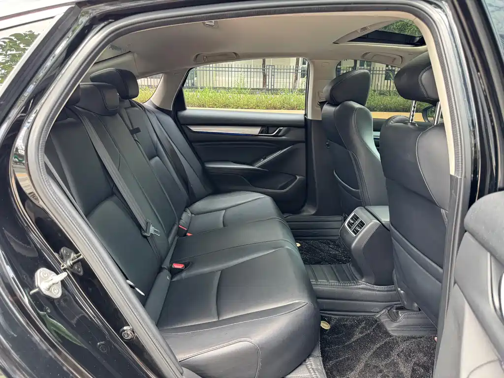 Honda Accord — миниатюра 15