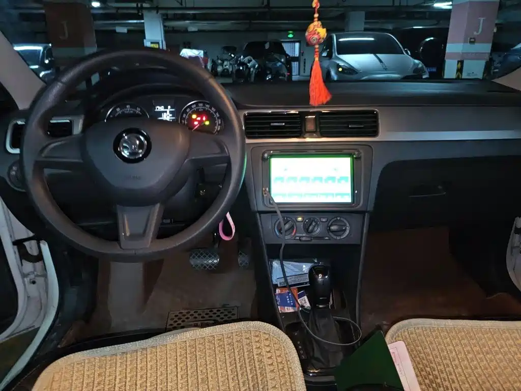 Skoda Rapid Spaceback — миниатюра 10