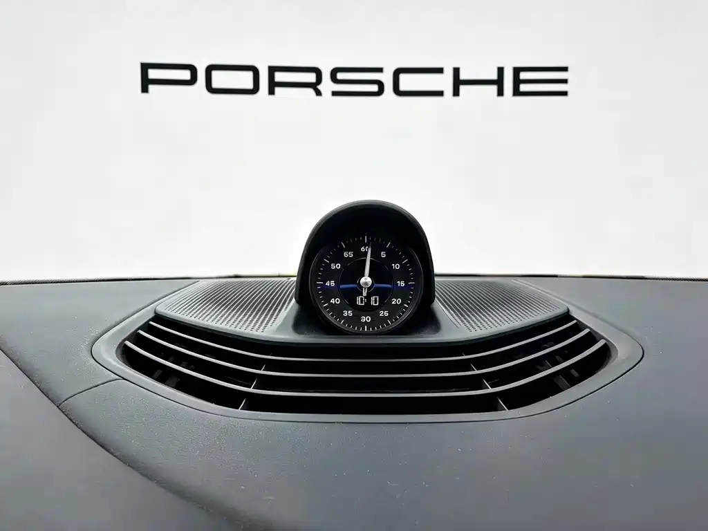 Porsche Taycan — миниатюра 9