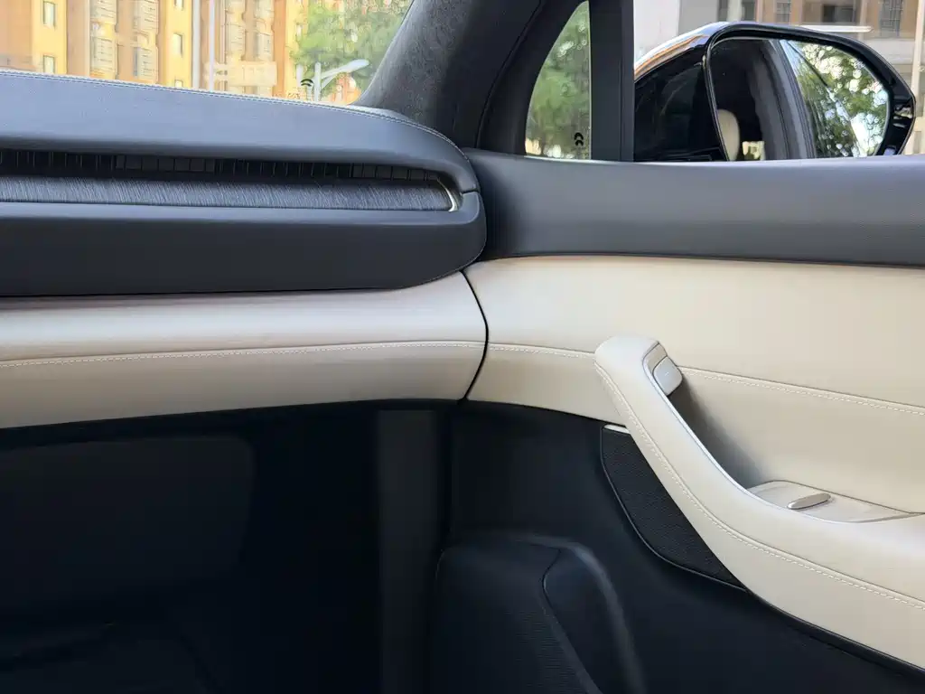 NIO ES6 — миниатюра 17