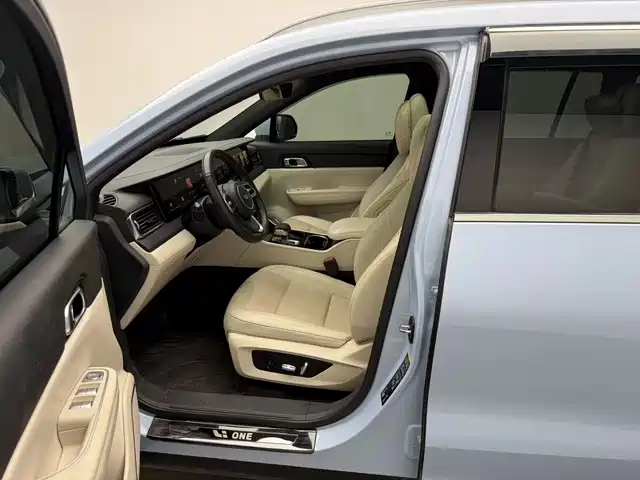 Li Auto Li ONE — миниатюра 9