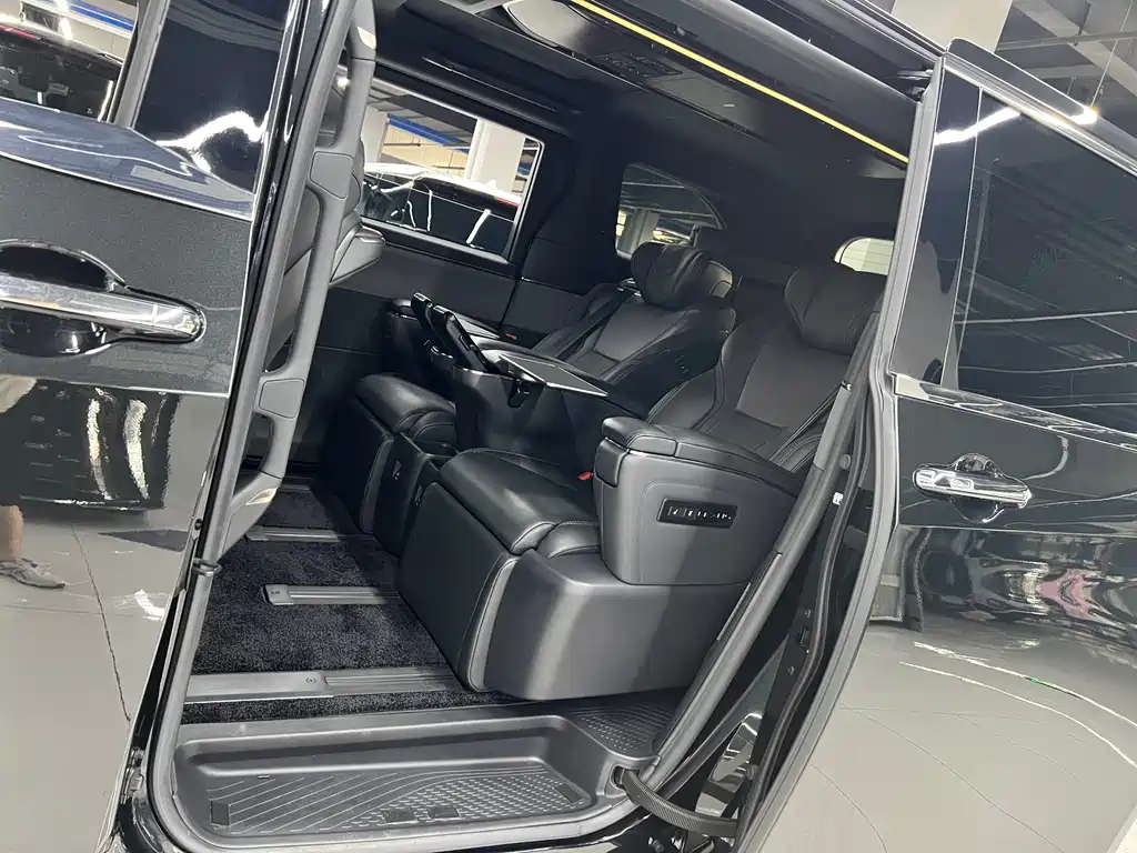 Lexus LM — миниатюра 11
