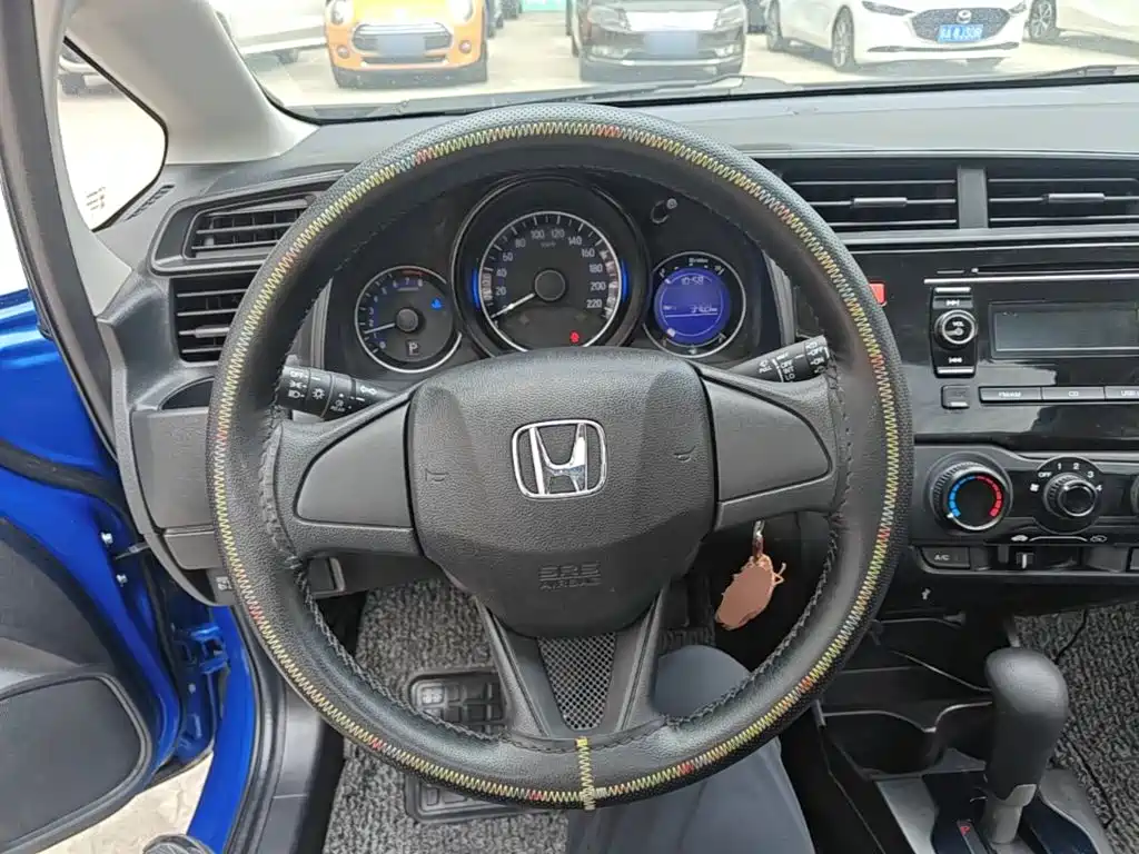 Honda Fit — миниатюра 11