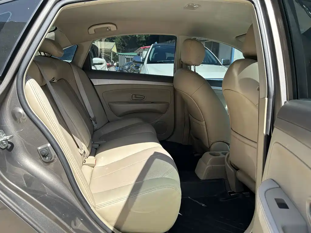 Nissan Sylphy — миниатюра 5