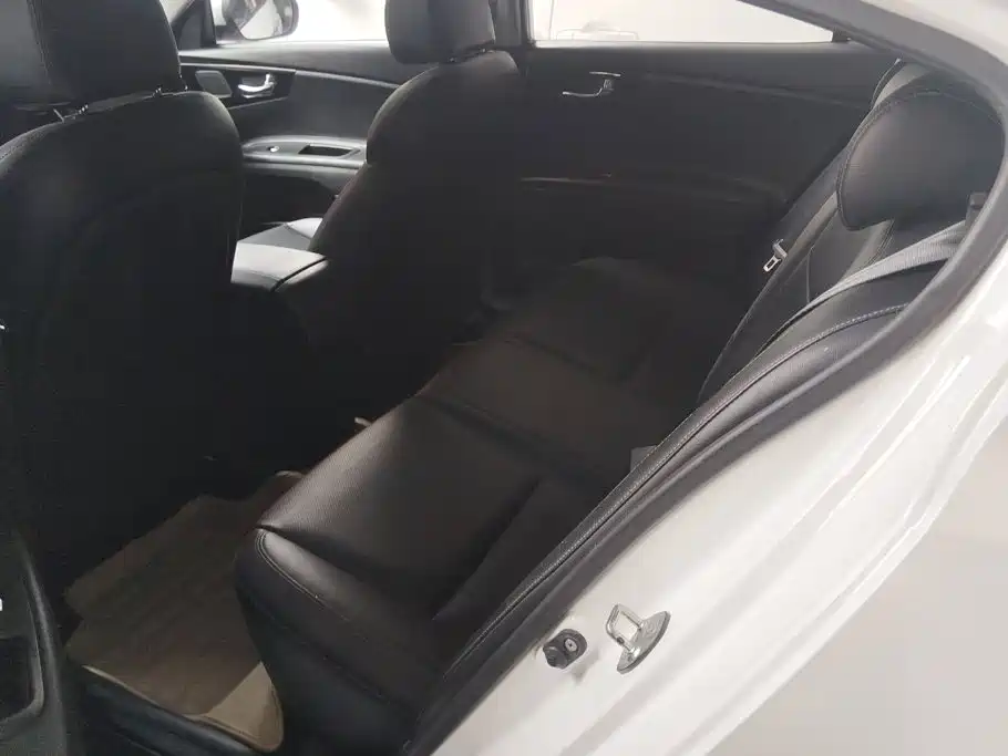 Kia K4 — миниатюра 11