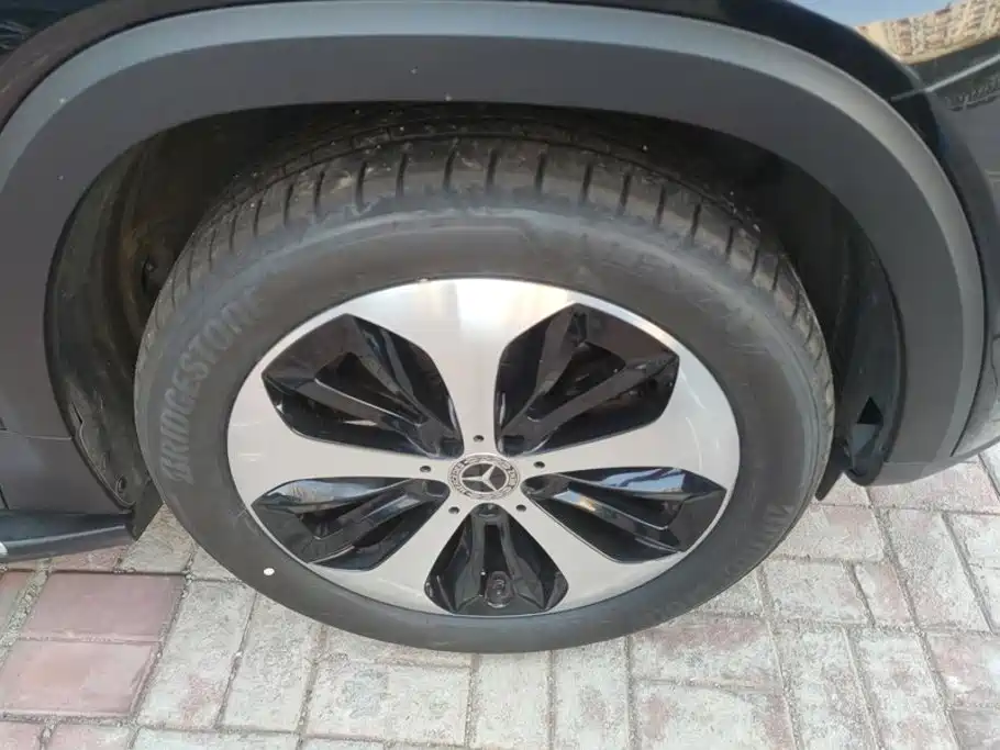 Mercedes-Benz GLB — миниатюра 6
