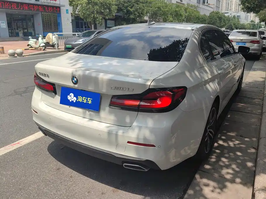 BMW 5 Series — миниатюра 3