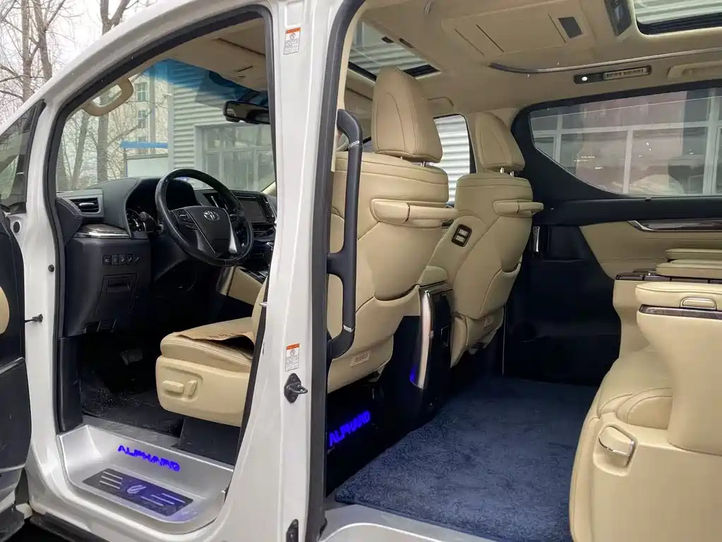 Toyota Alphard 2018 3.5L Luxury