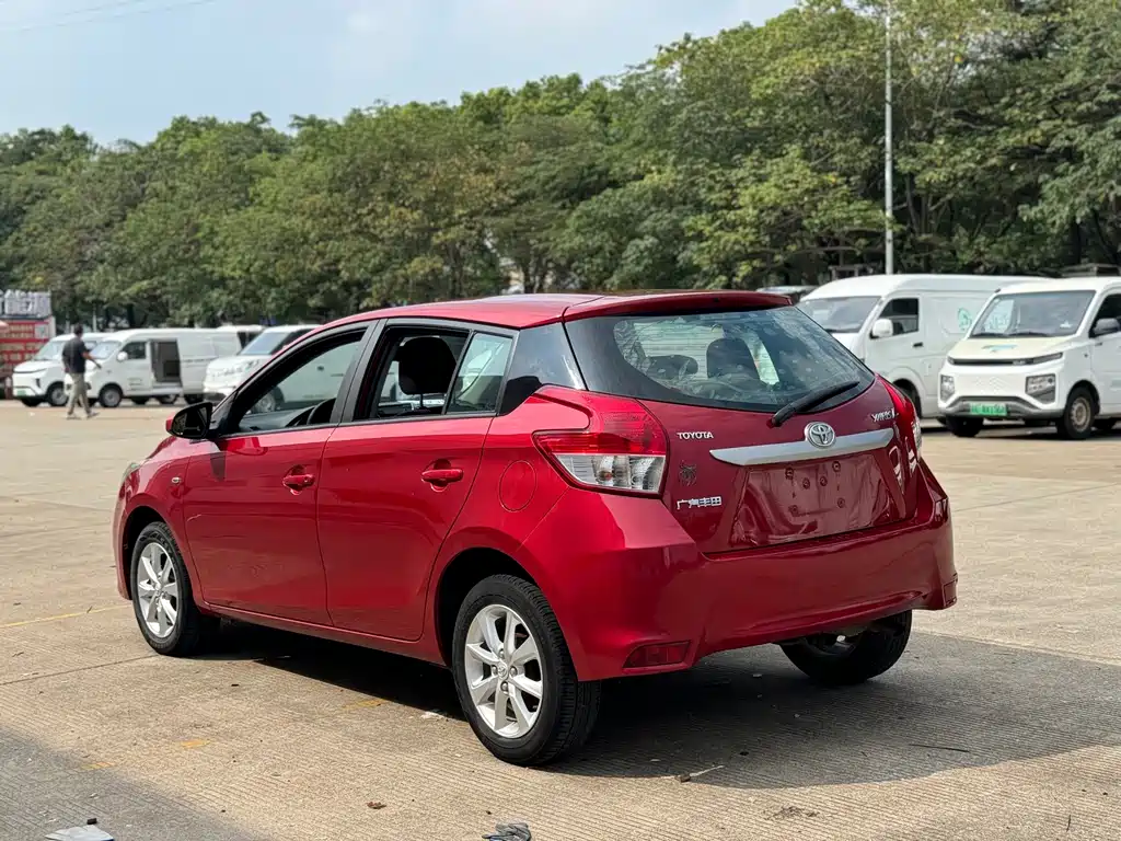 Toyota Yaris L — миниатюра 10