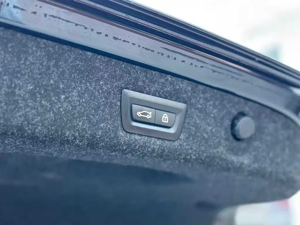 BMW 5 Series — миниатюра 18