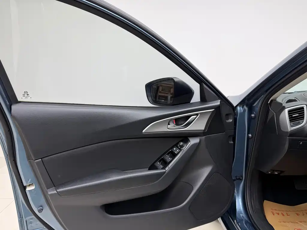 Mazda 3 Axela — миниатюра 4