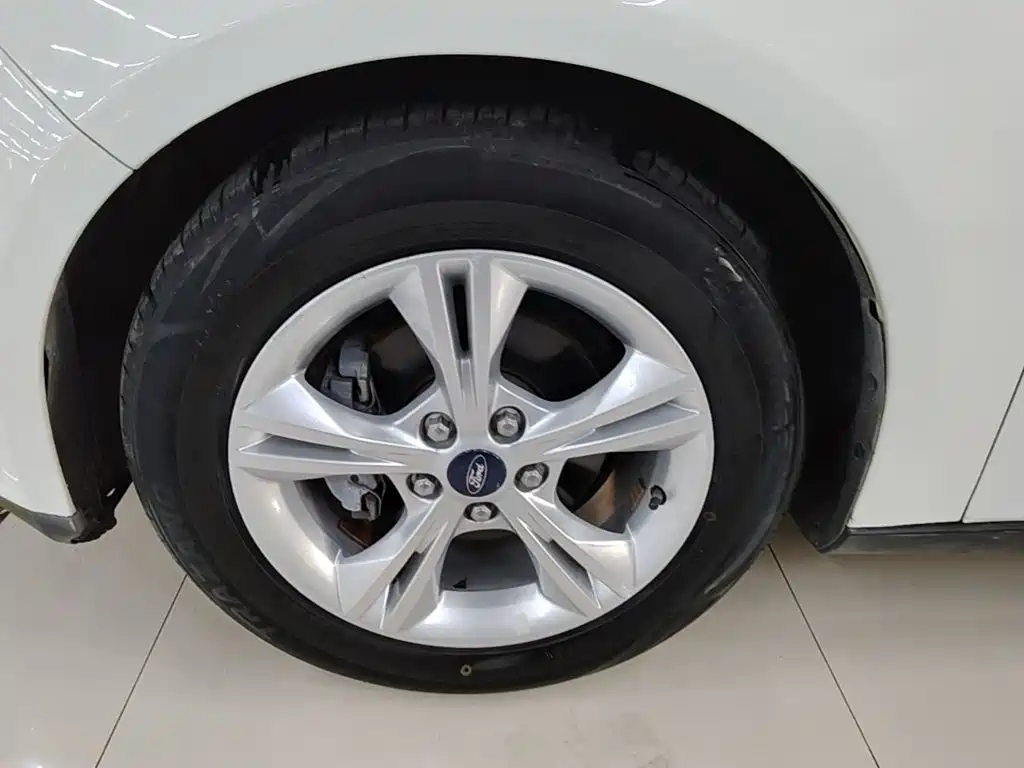 Ford Focus — миниатюра 23