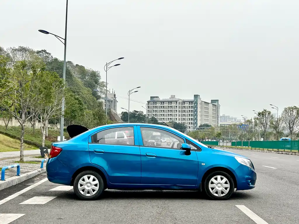 Chevrolet Sail — миниатюра 4