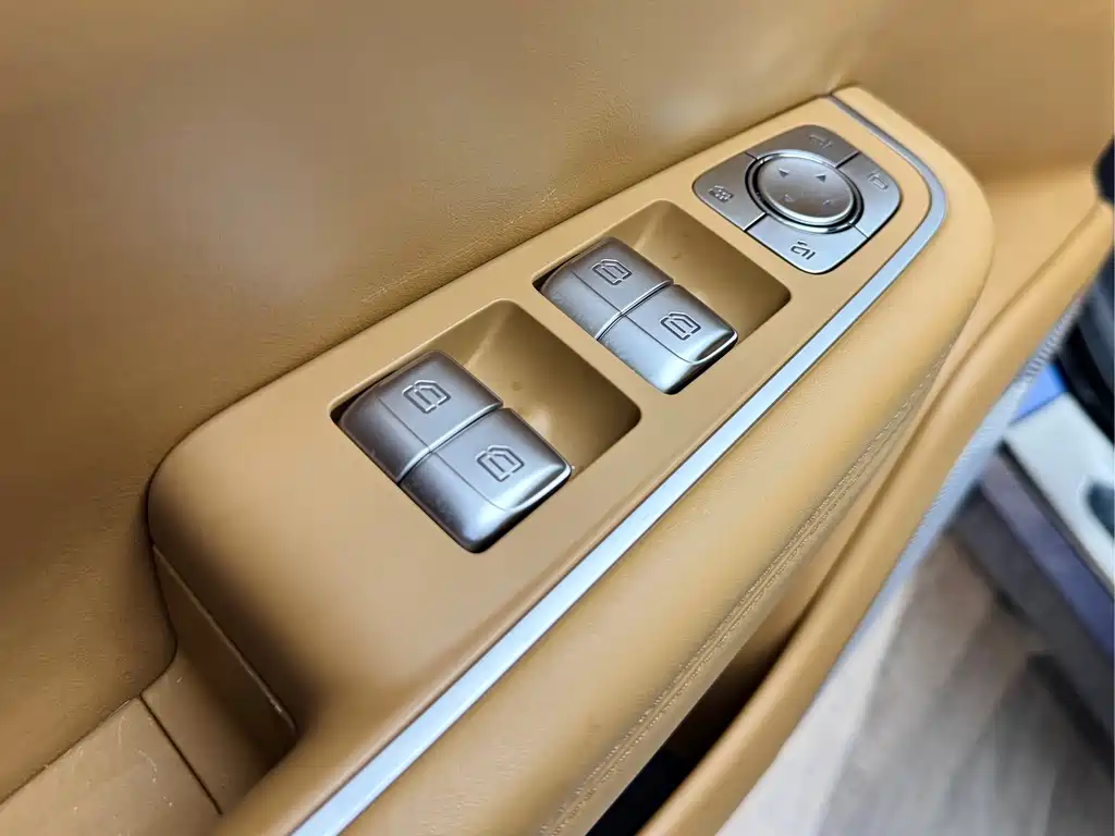 Li Auto Li ONE — миниатюра 11