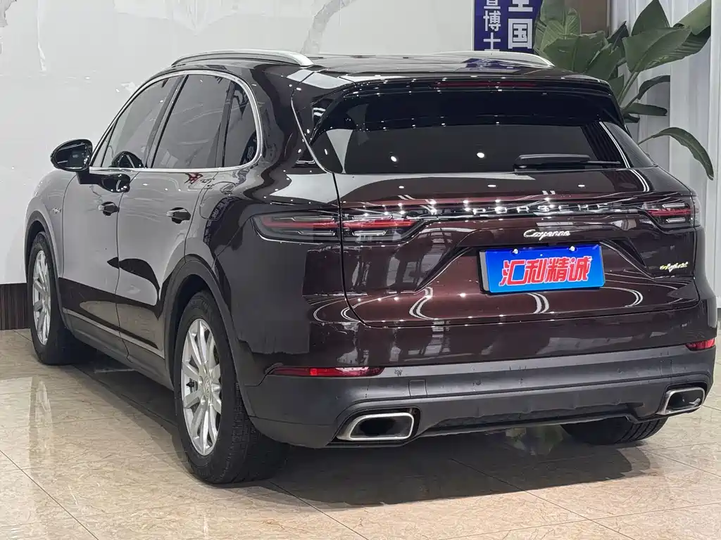 Porsche Cayenne Hybrid — миниатюра 4