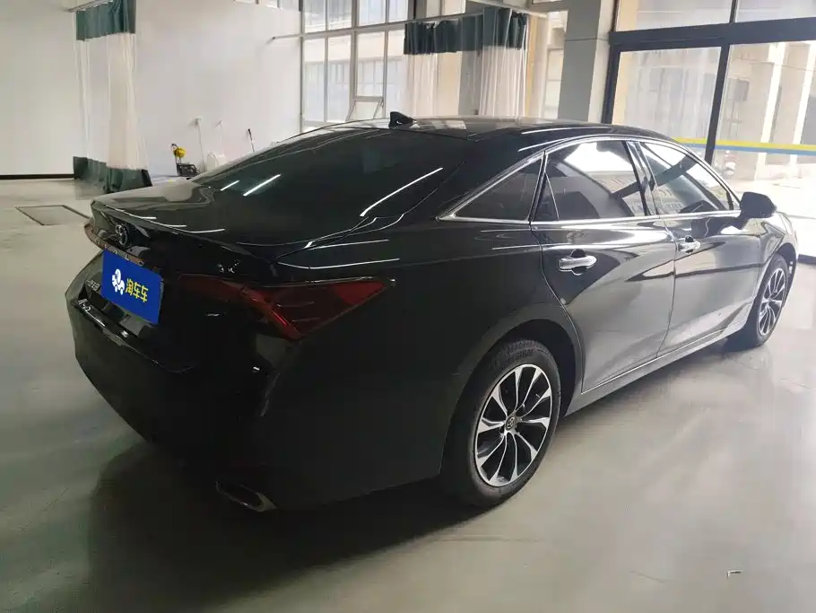 Toyota Avalon — миниатюра 3