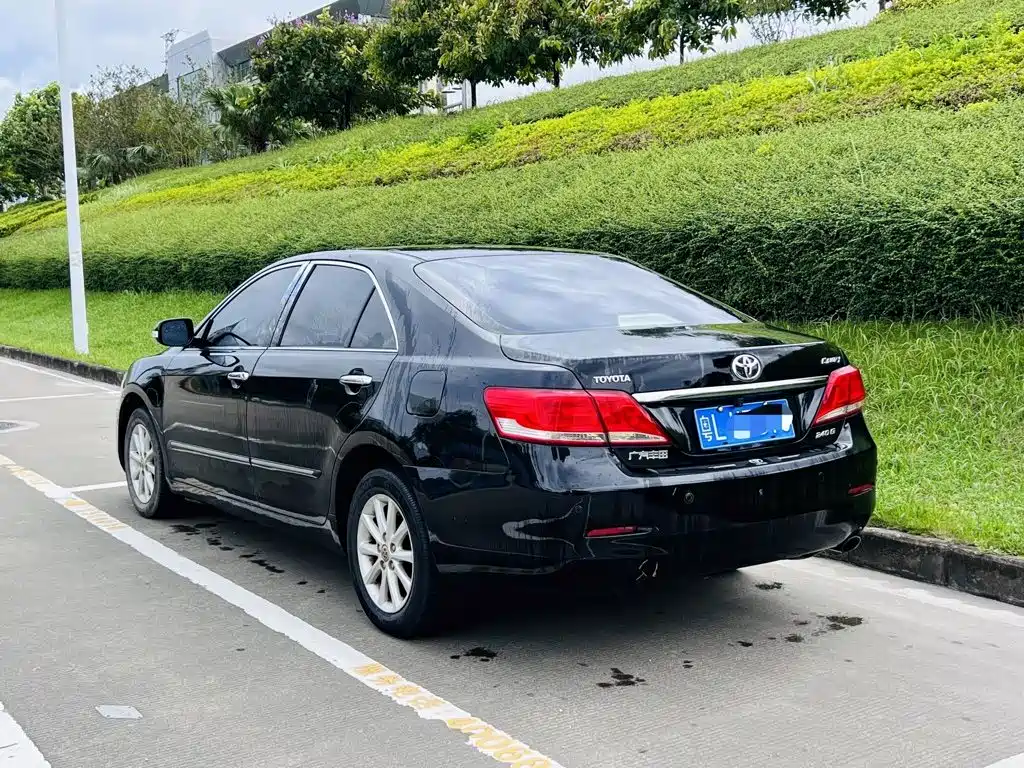 Toyota Camry — миниатюра 3
